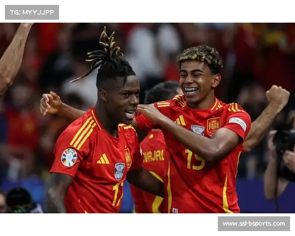 训练场特写：阿森纳球员加练肋部二过一配合